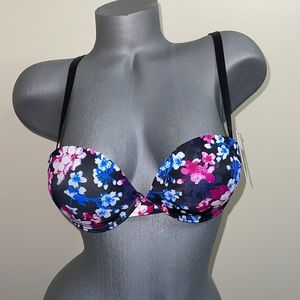 Super Push Up Multi-way Strapless Bra 3 Hooks. Ilys  Lumie Brand & Silicon Band.